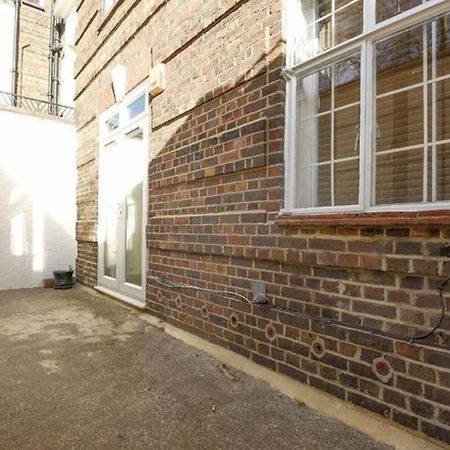 2 Bedroom Apartment Just Off Kings Road London Eksteriør billede