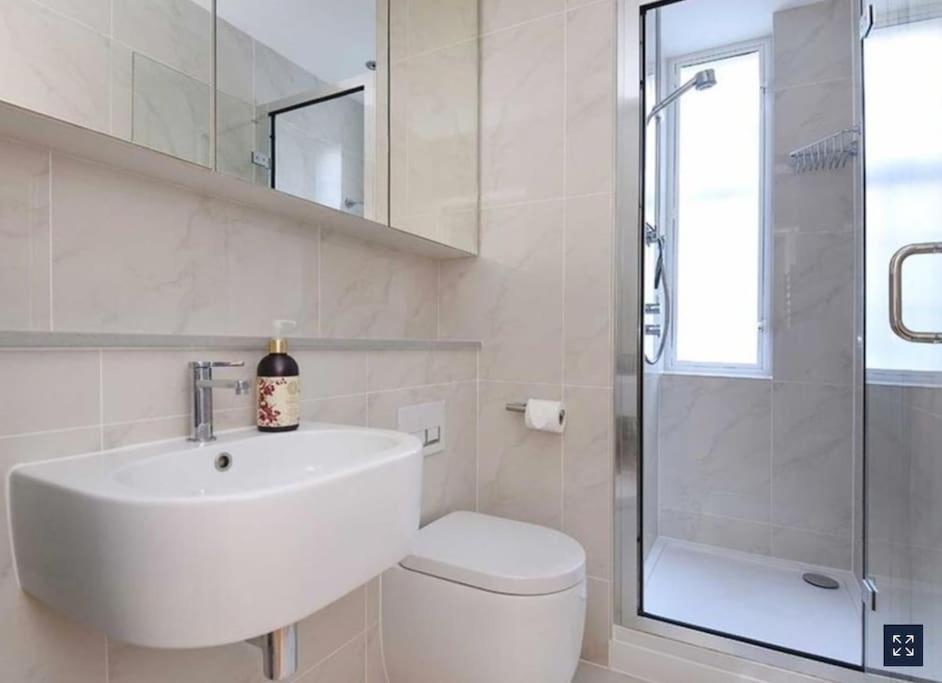 2 Bedroom Apartment Just Off Kings Road London Eksteriør billede